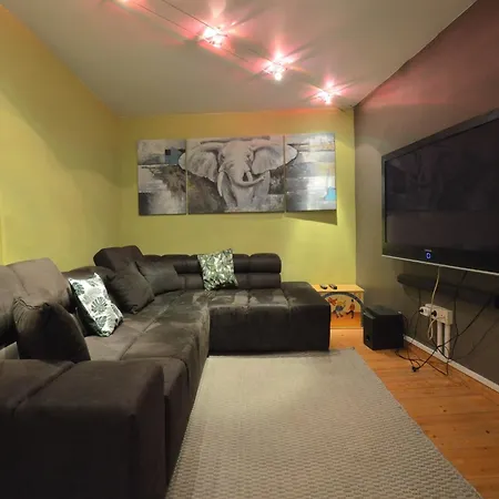 Close To The Robertville Lake, Cleaning Included Waimes